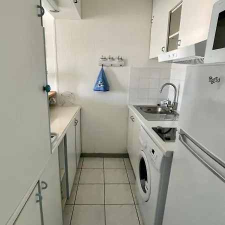Apartmán T2 A 100m De La Avec Balcons Et Parking - - Fr-1-433-80 *